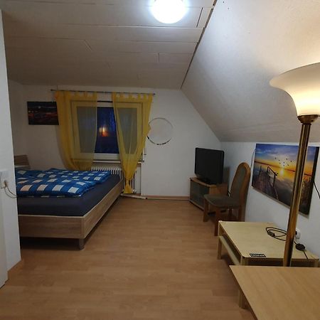Geraeumiges Ferienhaus In Bad Salzuflen Mit Einfacher Ausstattung, Fuer Geschaeftsreisende, Gruppen Oder Familien Geeignet, 4 Schlafzimmer Kültér fotó